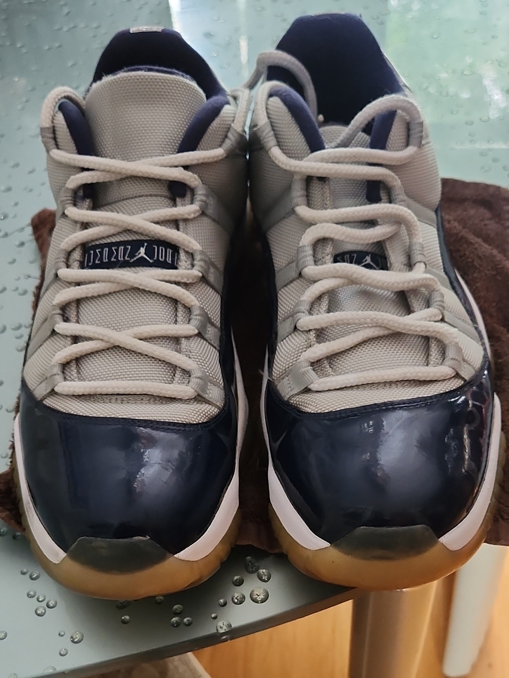 Jordan Low-Top Sneakers in Navy and Light Gray